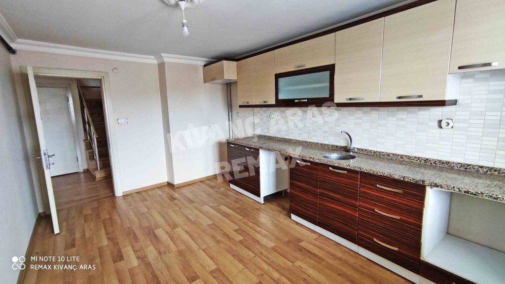 Gebze Köşklü çeşme satılık dublex 250 m2 Deniz manzaralı